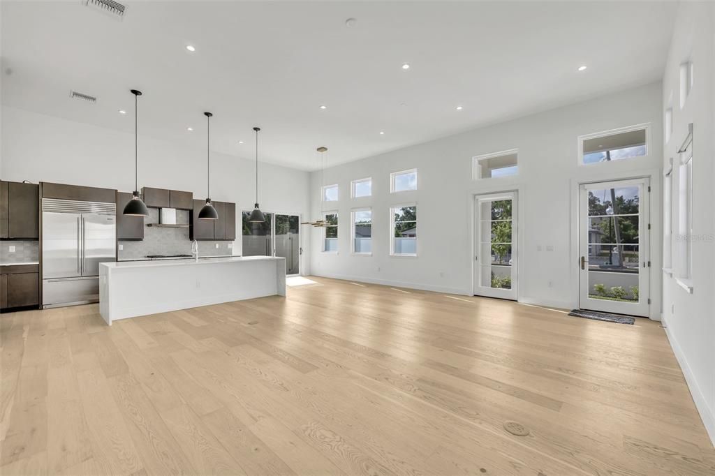 Active With Contract: $6,500 (3 beds, 2 baths, 2372 Square Feet)