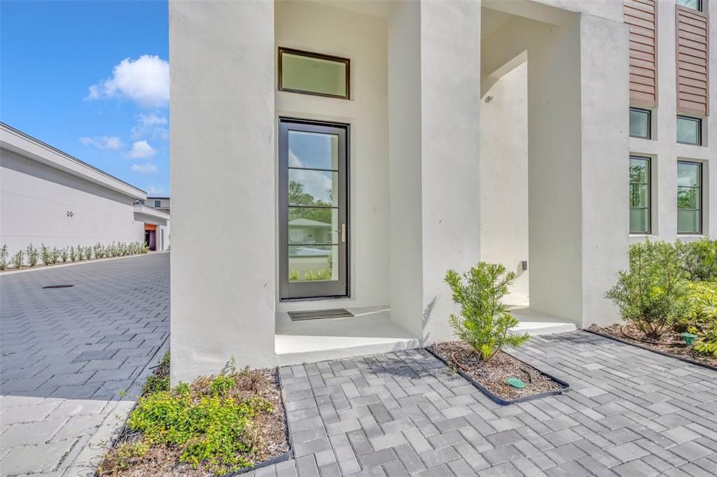 Active With Contract: $6,500 (3 beds, 2 baths, 2372 Square Feet)