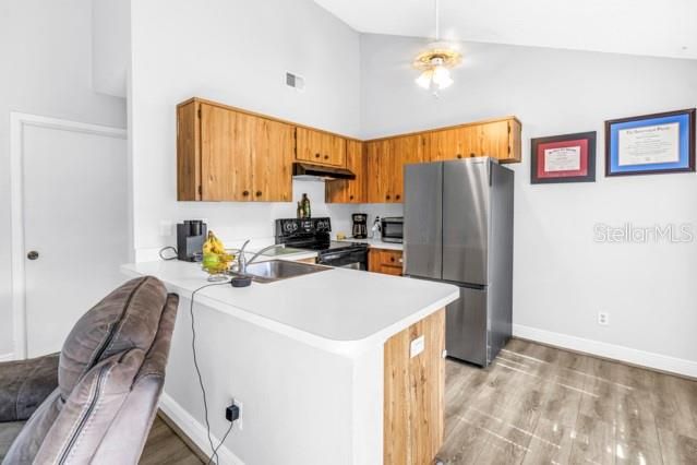 For Sale: $259,000 (2 beds, 1 baths, 797 Square Feet)