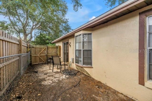 For Sale: $259,000 (2 beds, 1 baths, 797 Square Feet)