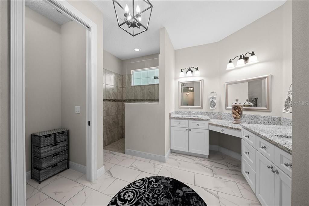 For Sale: $359,000 (3 beds, 2 baths, 1923 Square Feet)