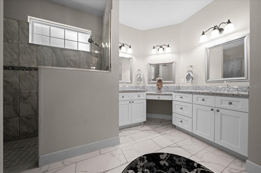 For Sale: $359,000 (3 beds, 2 baths, 1923 Square Feet)