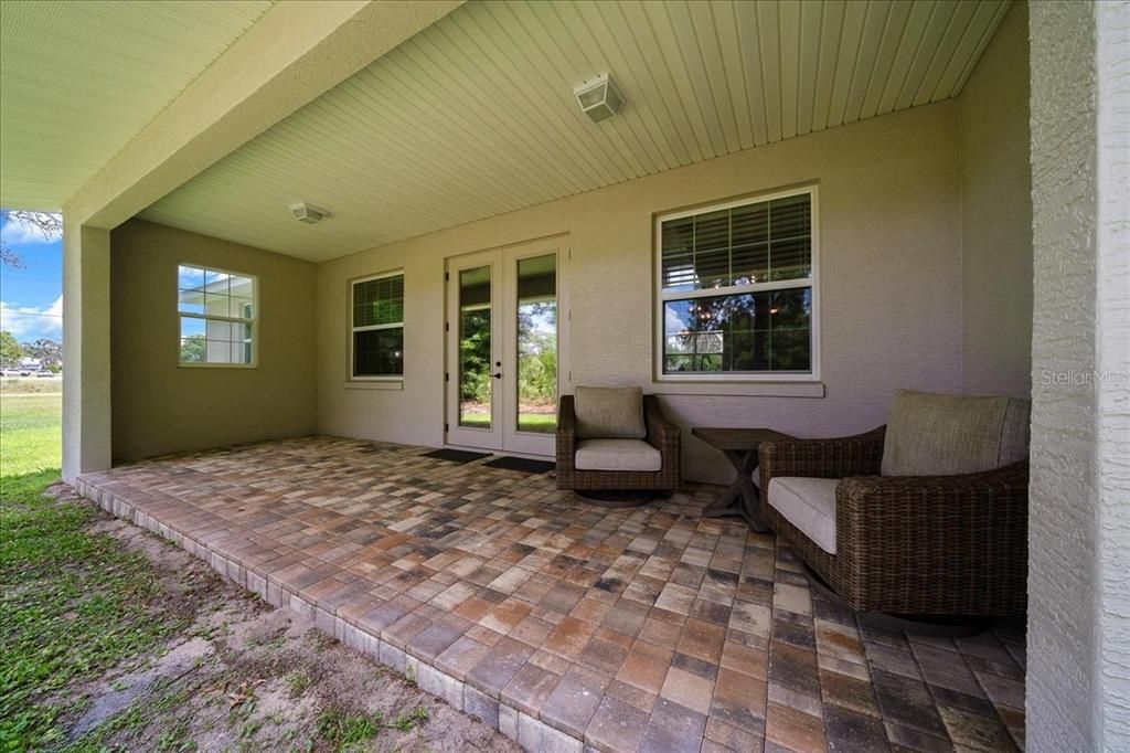 For Sale: $359,000 (3 beds, 2 baths, 1923 Square Feet)