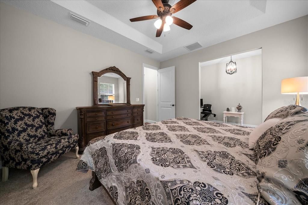 For Sale: $359,000 (3 beds, 2 baths, 1923 Square Feet)