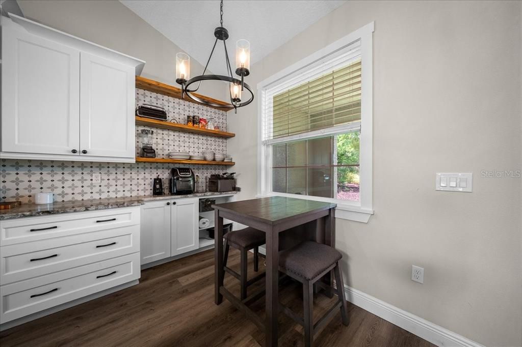 For Sale: $359,000 (3 beds, 2 baths, 1923 Square Feet)