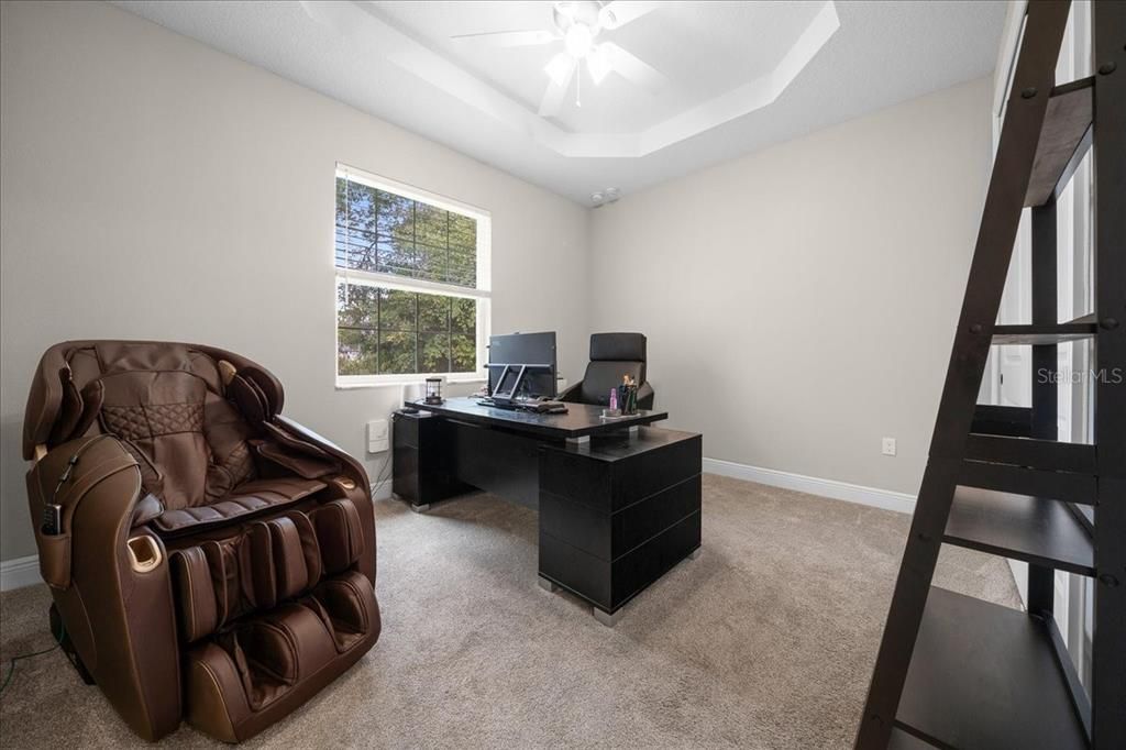 For Sale: $359,000 (3 beds, 2 baths, 1923 Square Feet)