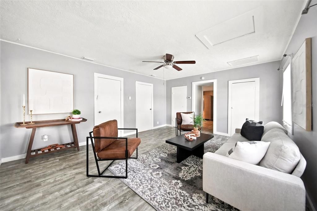 For Sale: $237,000 (2 beds, 1 baths, 638 Square Feet)
