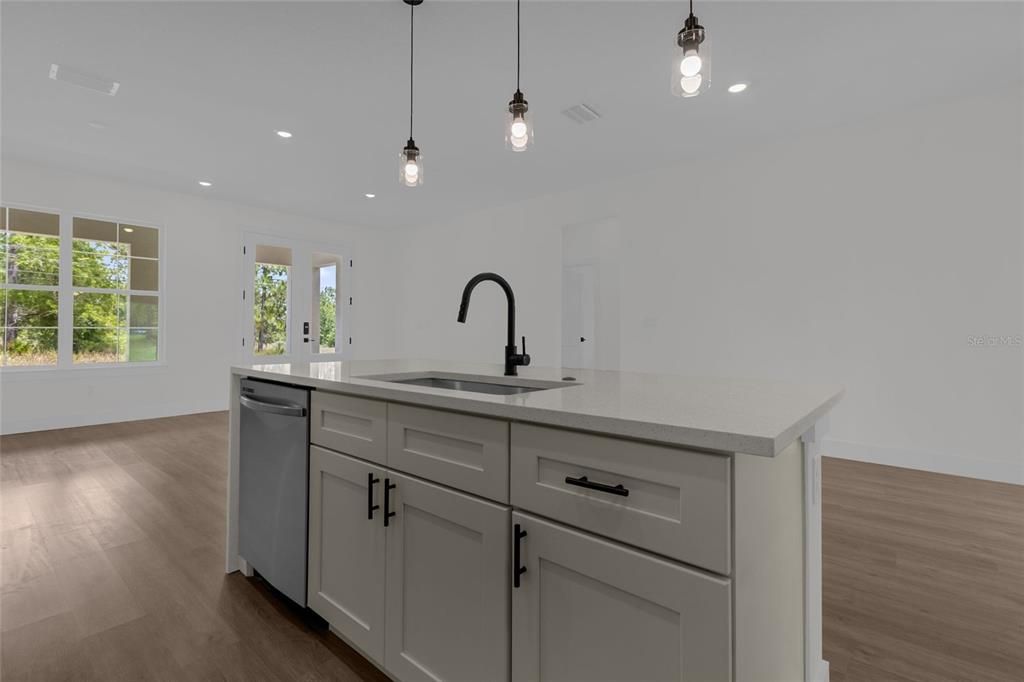 For Sale: $284,000 (3 beds, 2 baths, 1627 Square Feet)