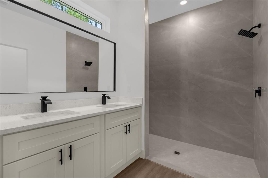 For Sale: $284,000 (3 beds, 2 baths, 1627 Square Feet)