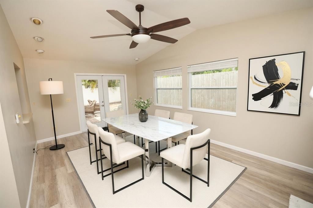 For Sale: $319,500 (2 beds, 2 baths, 1429 Square Feet)