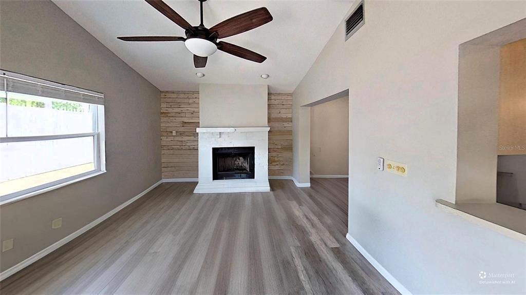 For Sale: $319,500 (2 beds, 2 baths, 1429 Square Feet)
