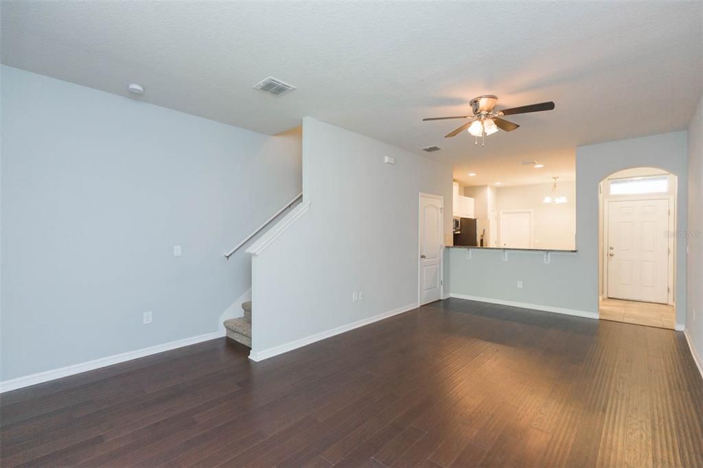 For Rent: $2,200 (3 beds, 2 baths, 1444 Square Feet)