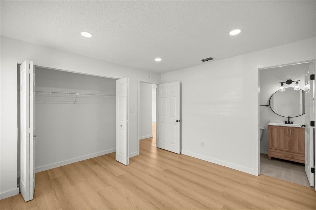 For Sale: $579,000 (8 beds, 0 baths, 3417 Square Feet)