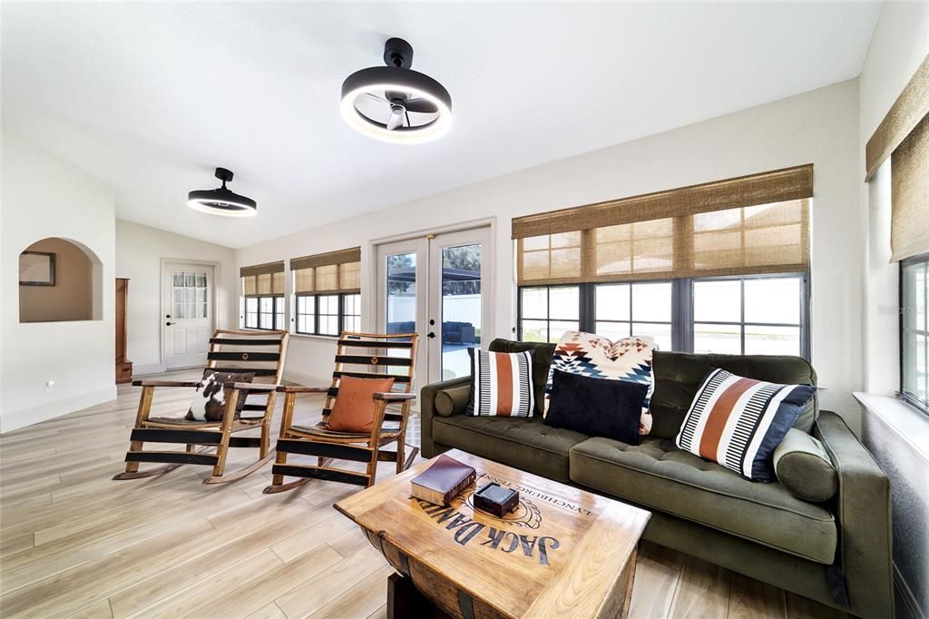 For Sale: $490,000 (3 beds, 2 baths, 2465 Square Feet)