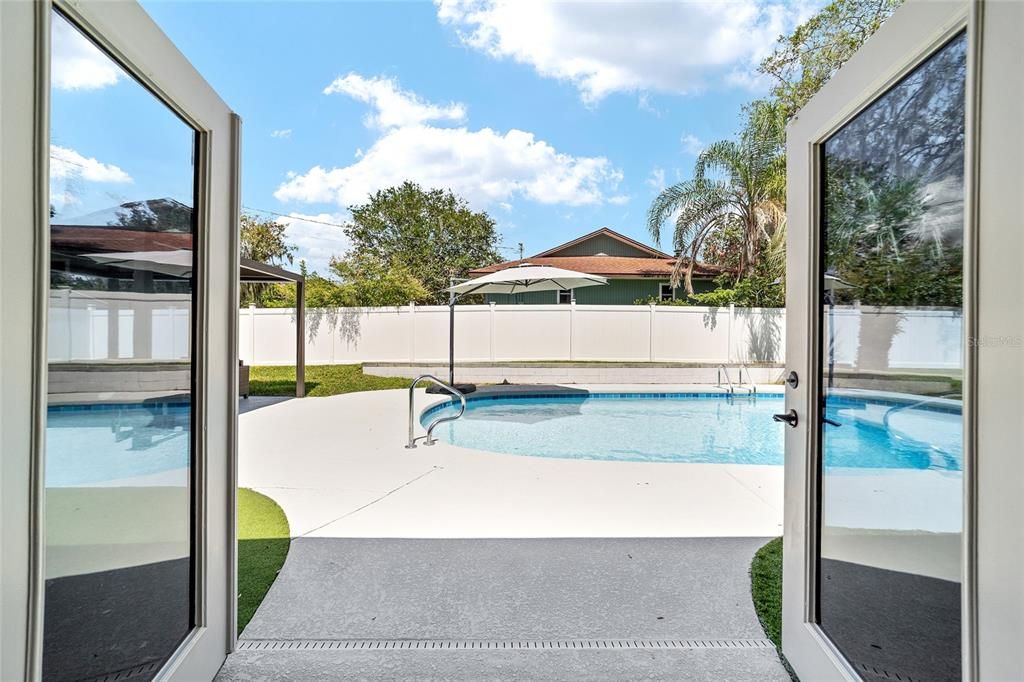 For Sale: $490,000 (3 beds, 2 baths, 2465 Square Feet)