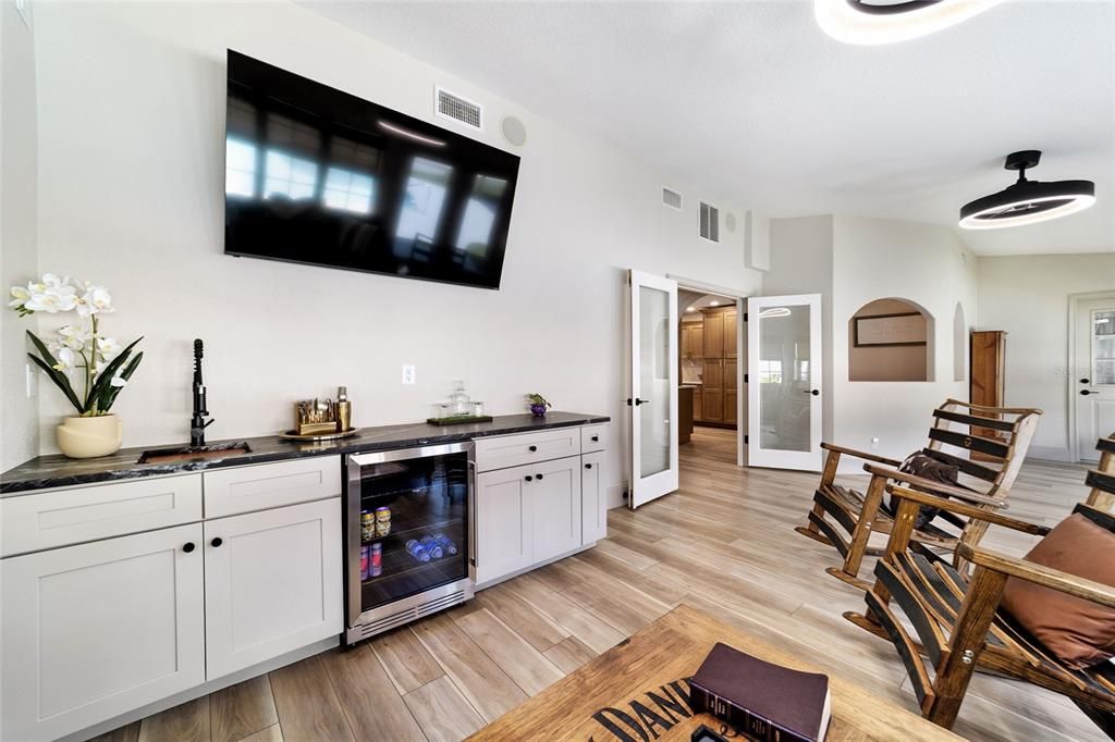 For Sale: $490,000 (3 beds, 2 baths, 2465 Square Feet)