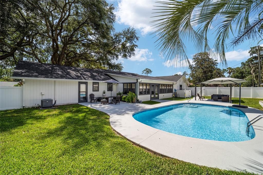 For Sale: $490,000 (3 beds, 2 baths, 2465 Square Feet)