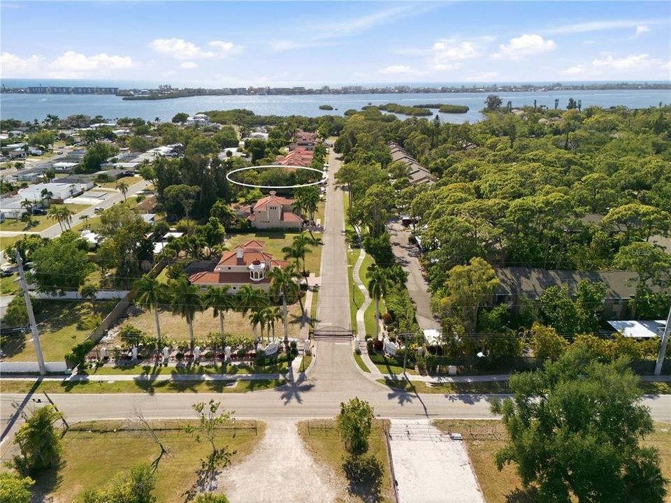 На продажу: $289,000 (0.17 acres)