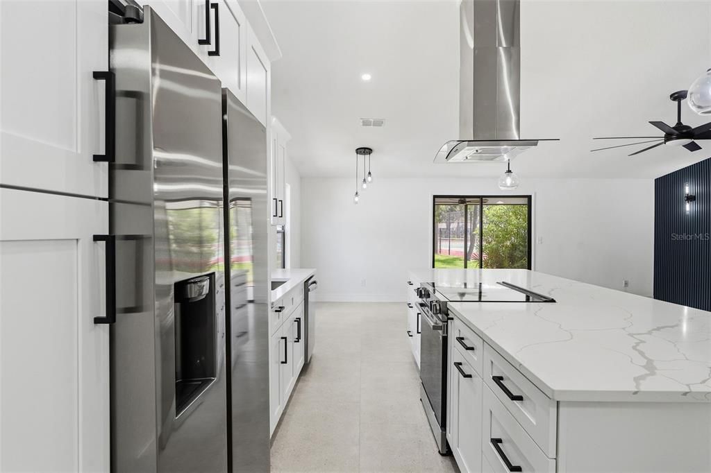 For Sale: $399,000 (3 beds, 2 baths, 1204 Square Feet)