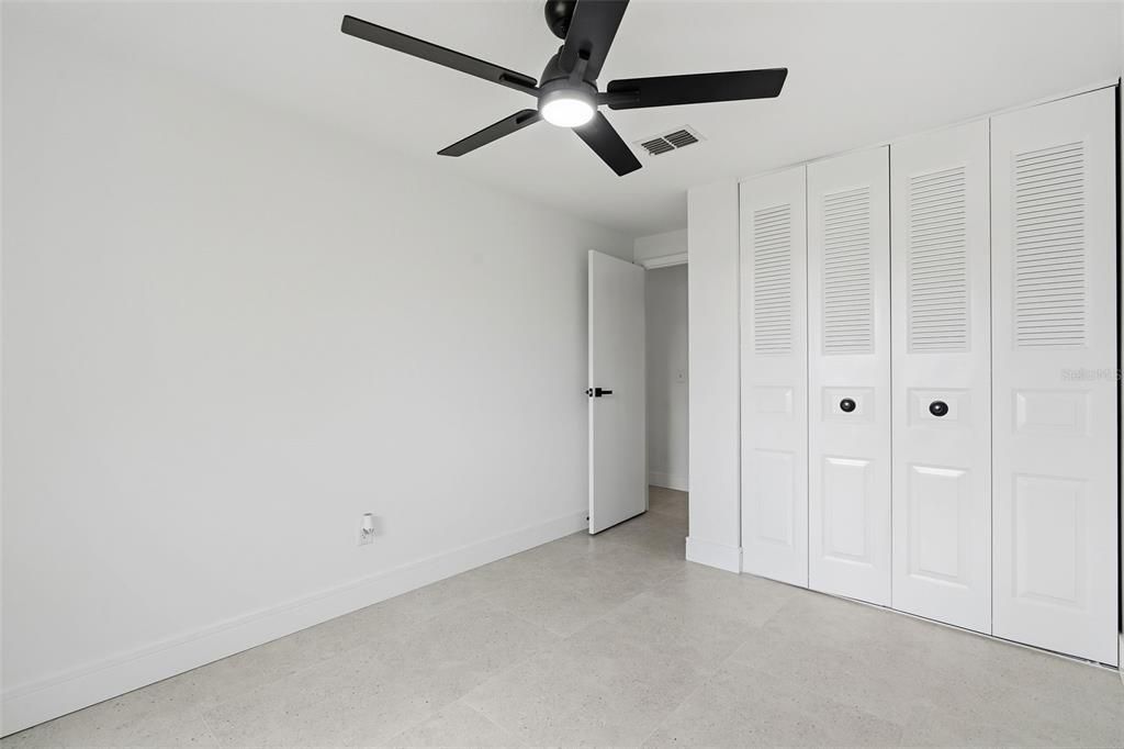 For Sale: $399,000 (3 beds, 2 baths, 1204 Square Feet)