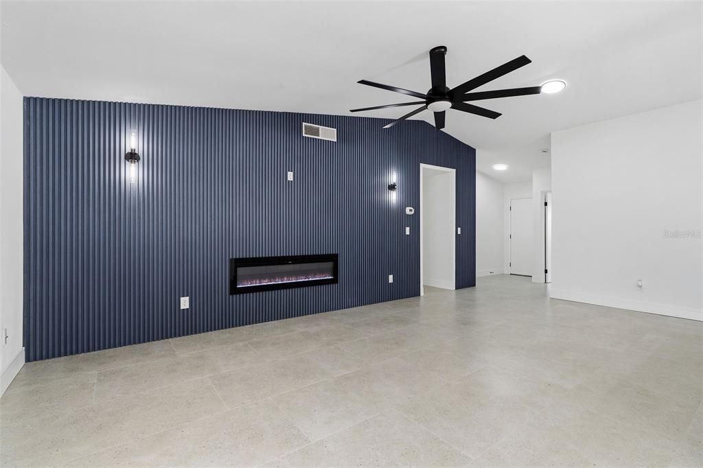 For Sale: $399,000 (3 beds, 2 baths, 1204 Square Feet)