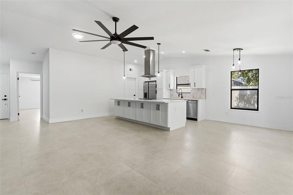 For Sale: $399,000 (3 beds, 2 baths, 1204 Square Feet)