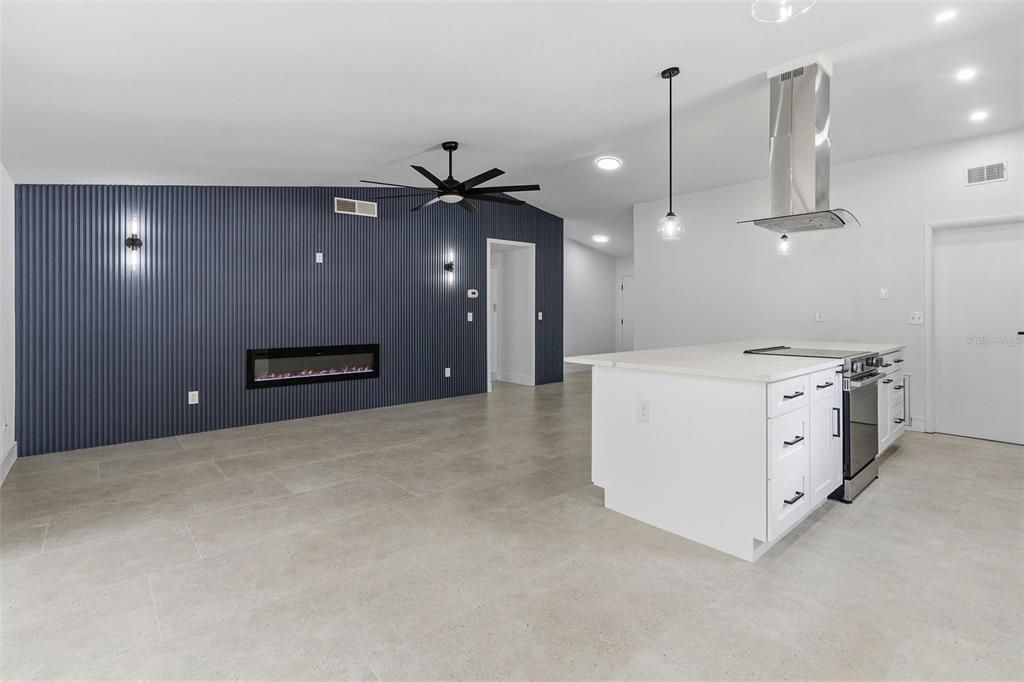 For Sale: $399,000 (3 beds, 2 baths, 1204 Square Feet)