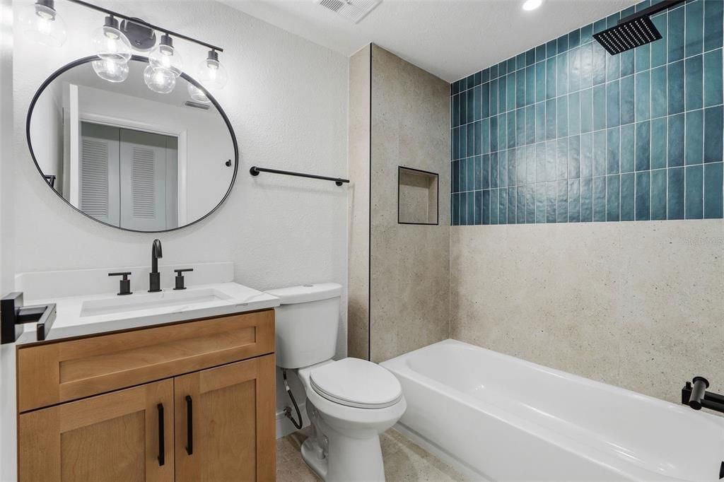 For Sale: $399,000 (3 beds, 2 baths, 1204 Square Feet)