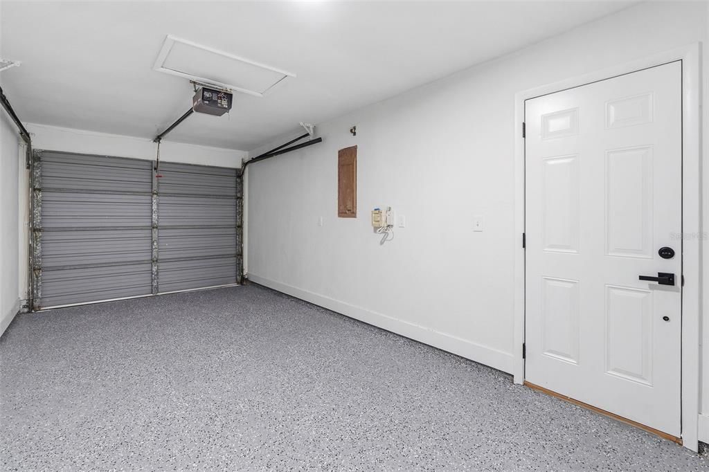 For Sale: $399,000 (3 beds, 2 baths, 1204 Square Feet)