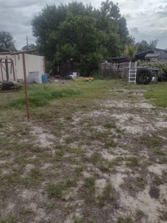 For Sale: $79,999 (2 beds, 1 baths, 841 Square Feet)