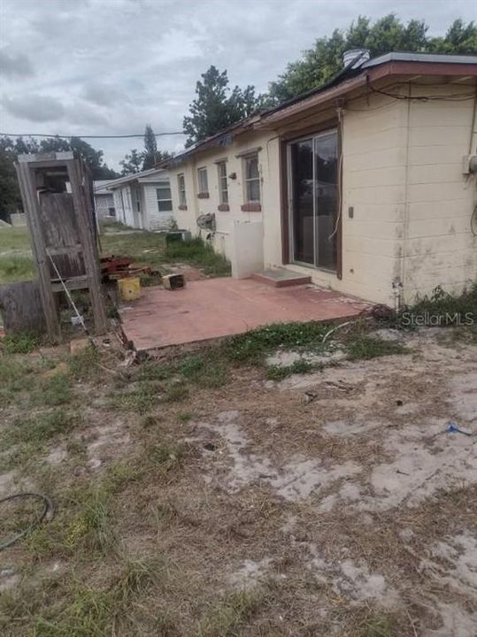 For Sale: $79,999 (2 beds, 1 baths, 841 Square Feet)