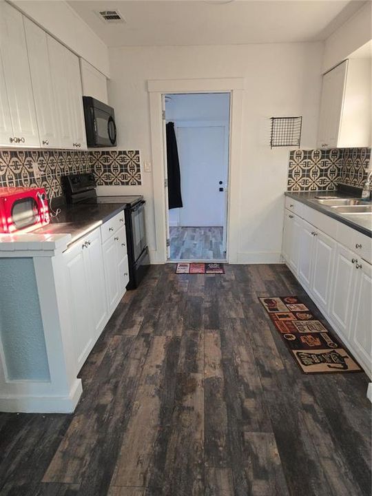 В аренду: $2,400 (3 спален, 1 ванн, 1204 Квадратных фут)