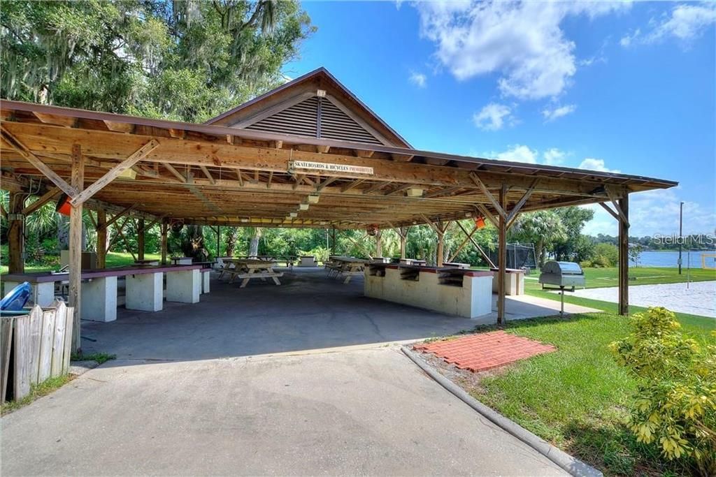 For Sale: $672,000 (4 beds, 2 baths, 3122 Square Feet)
