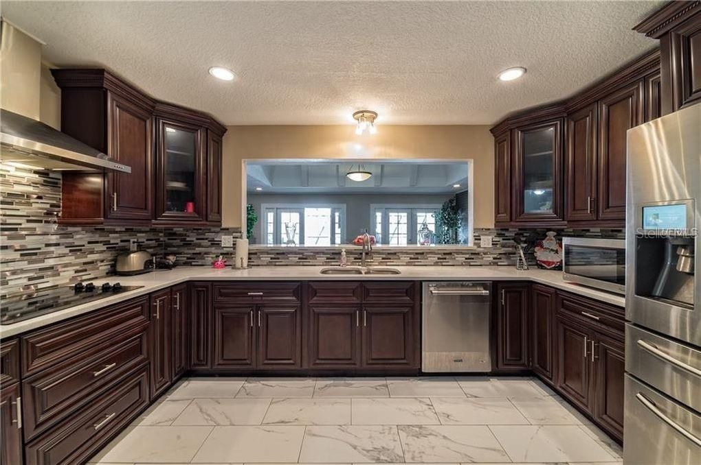 For Sale: $672,000 (4 beds, 2 baths, 3122 Square Feet)