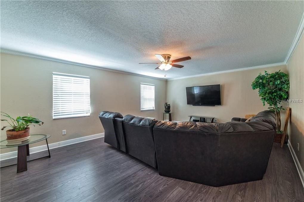 For Sale: $672,000 (4 beds, 2 baths, 3122 Square Feet)
