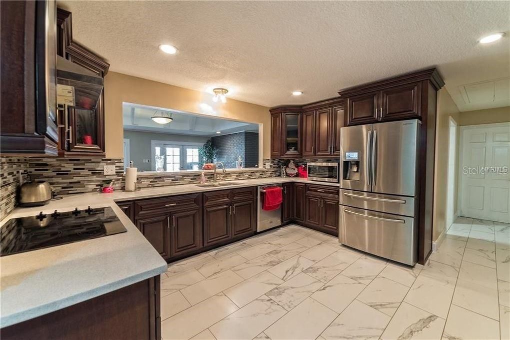 For Sale: $672,000 (4 beds, 2 baths, 3122 Square Feet)