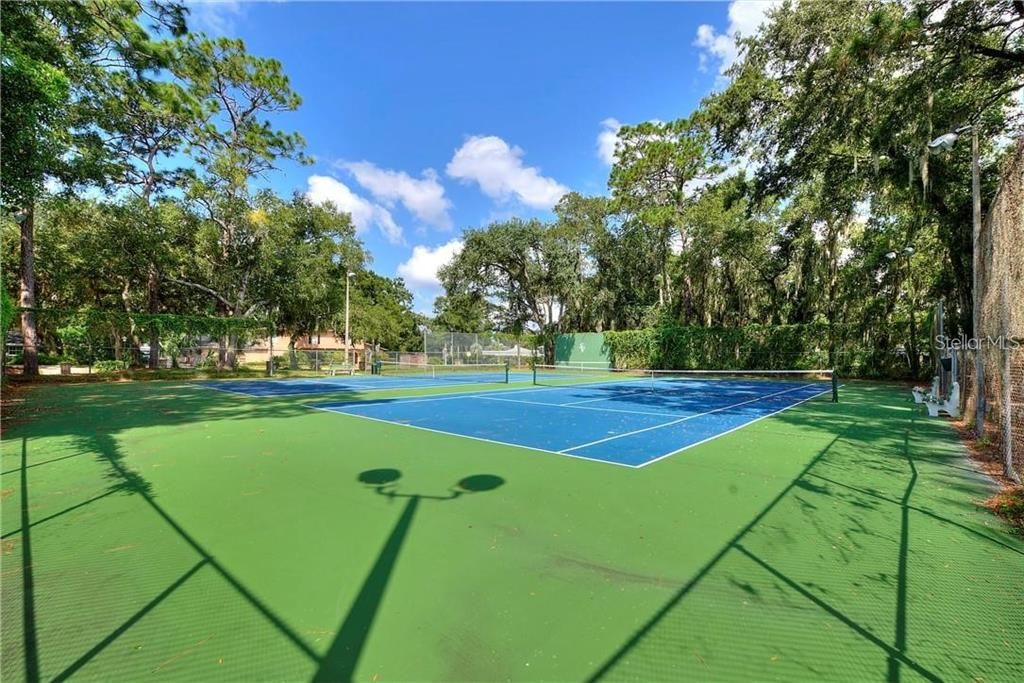 For Sale: $672,000 (4 beds, 2 baths, 3122 Square Feet)