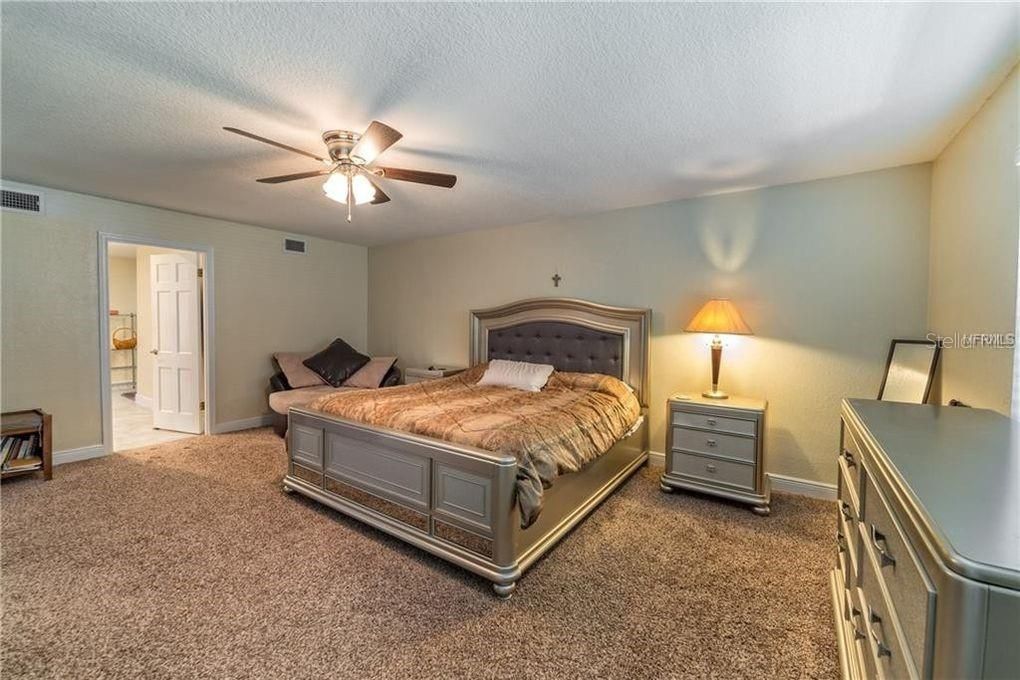 For Sale: $672,000 (4 beds, 2 baths, 3122 Square Feet)