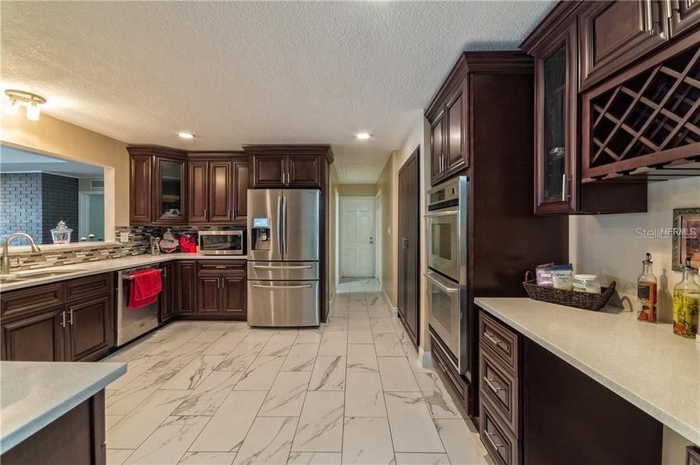 For Sale: $672,000 (4 beds, 2 baths, 3122 Square Feet)