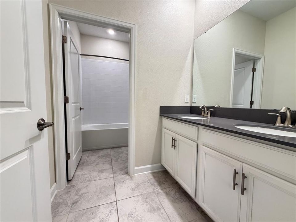 For Rent: $2,600 (4 beds, 2 baths, 2414 Square Feet)