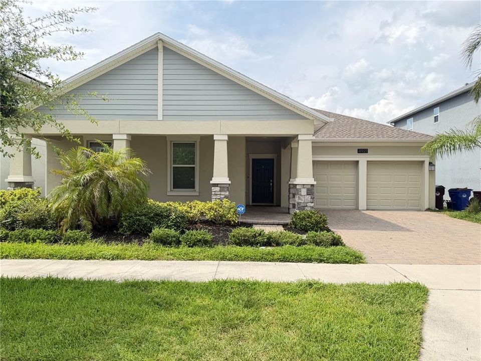 For Rent: $2,600 (4 beds, 2 baths, 2414 Square Feet)