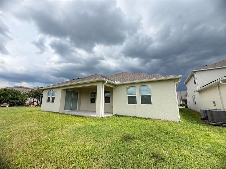 For Rent: $2,600 (4 beds, 2 baths, 2414 Square Feet)
