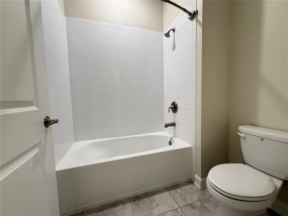 For Rent: $2,600 (4 beds, 2 baths, 2414 Square Feet)