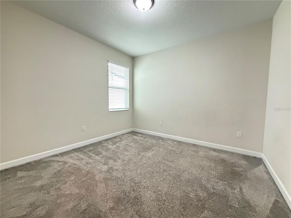 For Rent: $2,600 (4 beds, 2 baths, 2414 Square Feet)