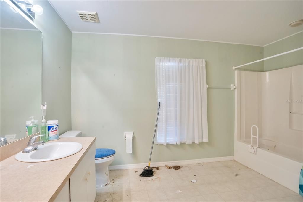 For Sale: $235,000 (3 beds, 2 baths, 1847 Square Feet)