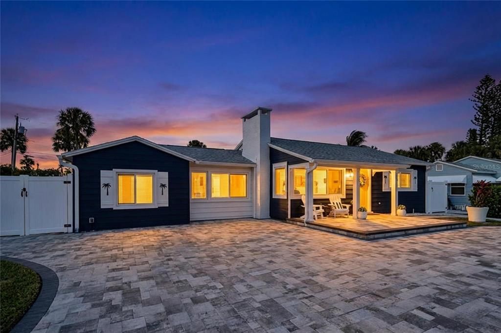 For Sale: $971,000 (3 beds, 2 baths, 1506 Square Feet)