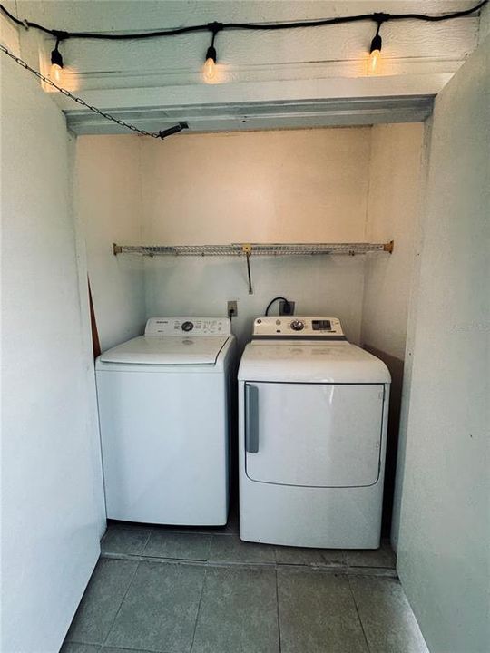 На продажу: $179,950 (2 спален, 2 ванн, 879 Квадратных фут)