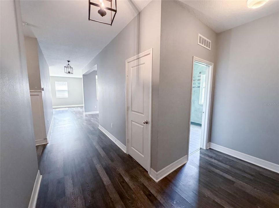 En Venta: $360,000 (3 camas, 2 baños, 1873 Pies cuadrados)