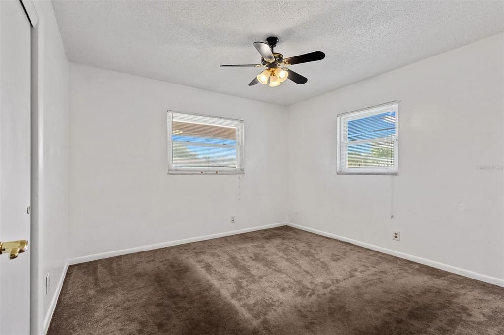 For Sale: $379,000 (4 beds, 2 baths, 1313 Square Feet)