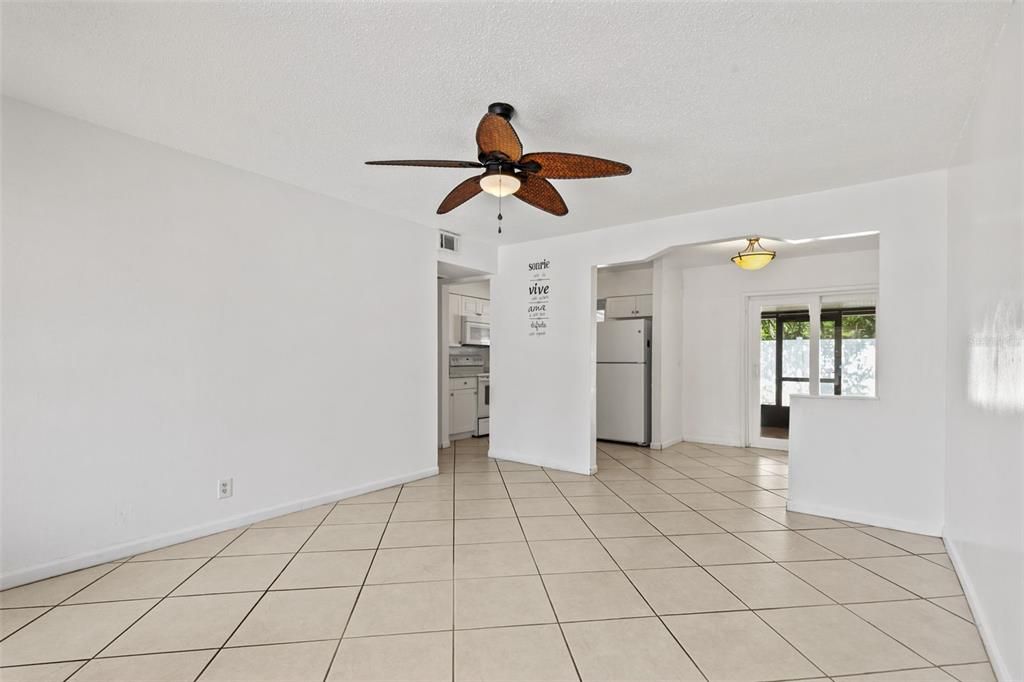 For Sale: $379,000 (4 beds, 2 baths, 1313 Square Feet)